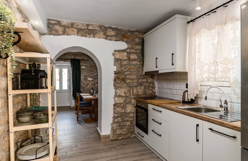 Nisaki House | The Greystone House