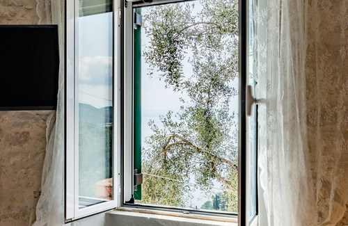 Nisaki House | The Greystone House