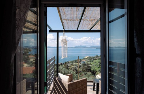Nisaki House | The Greystone House
