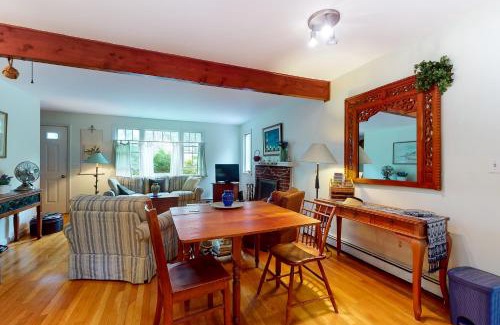 Brewster House | The Grounds