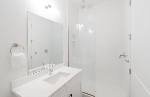 Music Row Apartment | The Grove 4 by AvantStay Ideal Music Location