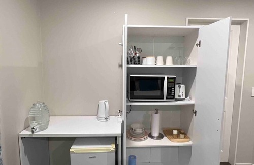 Lower Hutt House | The Grove - Charming Private Guest Suite