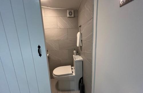 Barnehurst Apartment | The Grove self-contained Garden Suite