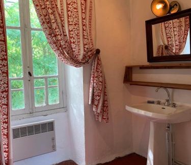 Foissac House | The Guardians Cottage, Chateau Mas de Pradie