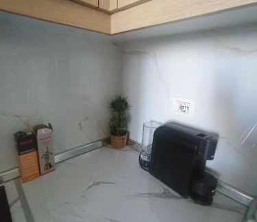 Mbrostar-Urë Apartment | The Guest Apartment 2025
