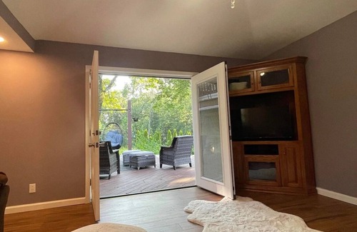 Bowers Cottage | The Guest Cottage at Dryville