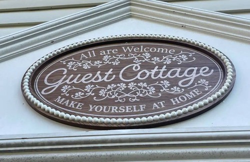 Bowers Cottage | The Guest Cottage at Dryville