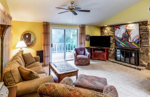 Waynesville House | The Guest House at Big Bear Estates