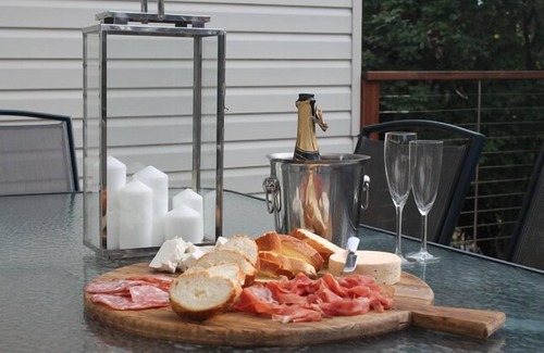 Rye House | The Guesthouse Rye - Pet Friendly - 450m to beach