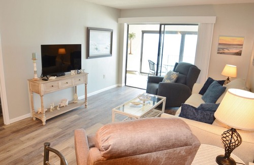 Gulf Shores Condo | The Gulf Tower 5B | Budget Friendly Beachfront Unit