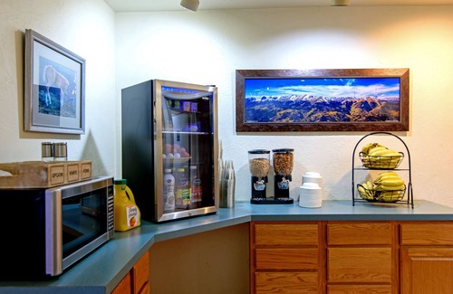 Gunnison Hotel | The Gunnison Inn at Dos Rios Golf Course