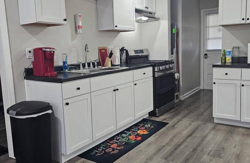 Beechmont House | The Gway Getaway - Family friendly! Plenty of off the street parking.
