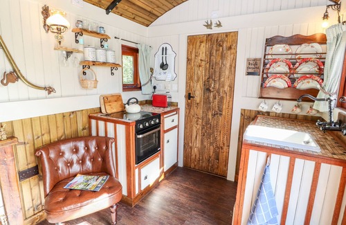 Saint Asaph Cottage | THE GYPSY, pet friendly, character holiday cottage in St Asaph