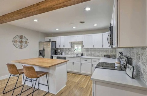Show Low Cabin | The Hairy Cow | Modern Mountain Getaway!