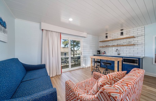 Rockwell Hotel | The Hamilton - Lakefront & Studio Suites, Hot Springs
