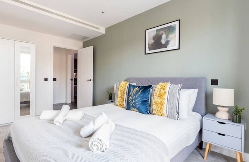 Hammersmith Broadway Apartment | The Hammersmith Flat