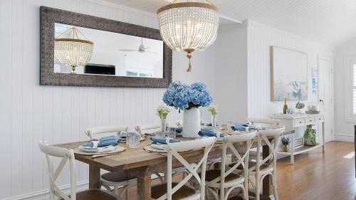 Nelson Bay House | The Hamptons Beach House near Dutchie's walk to Nelson Bay