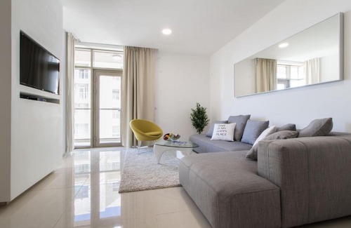 Jerusalem City Centre Apartment | The Haneviim Court - Isrentals