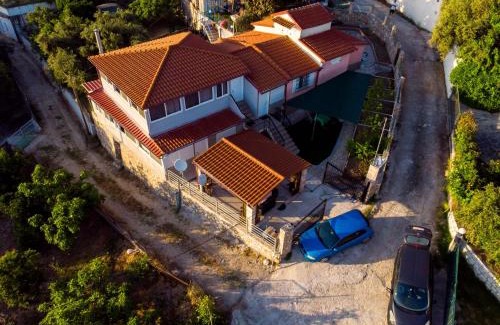 Lygia Apartment | THE HAPPINESS OF VANGELIS