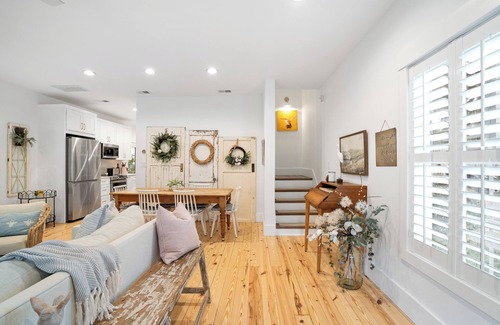 Port Royal House | The Happy Place - Renovated + Walkable in the heart of Port Royal