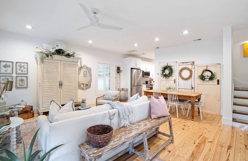 Port Royal House | The Happy Place - Renovated + Walkable in the heart of Port Royal