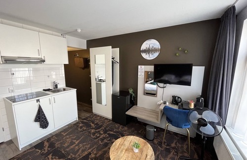 Binnenstad-West Hotel | The Happy Traveler