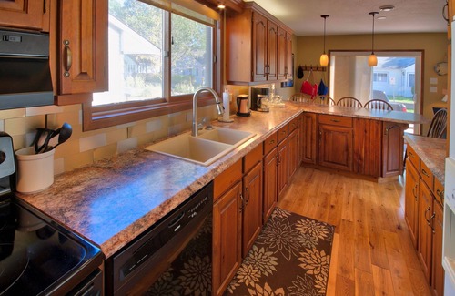 Grand Bend Cottage | The Harbourview Cottage- Spend Some Time In Grand Bend!