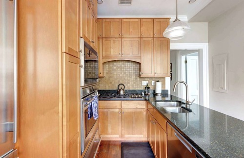 Historic Downtown Savannah House | The Harcourt Manor - Luxurious 1850s Estate
