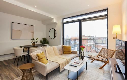 Harlesden Apartment | The Harlesden Escape - Spacious 3BDR Flat with Balcony