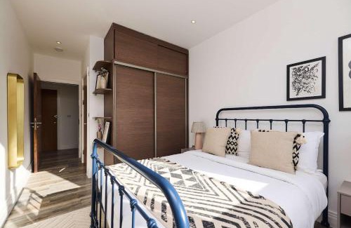 Harlesden Apartment | The Harlesden Place - Modern 3BDR Flat with Balcony