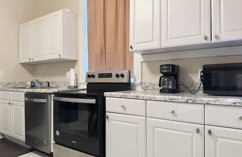 Evansville Apartment | The Harrison F/Steps from Riverfront EVV 1BR/1BA Downtown Apartment