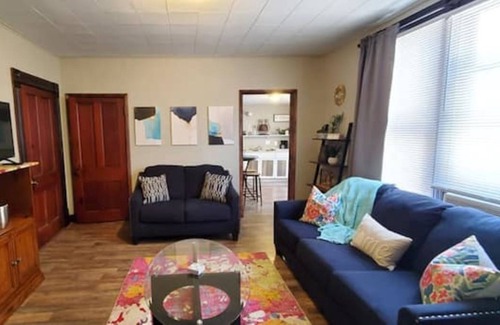 Guthrie Apartment | The Harrison House / Pets Welcome / WIFI