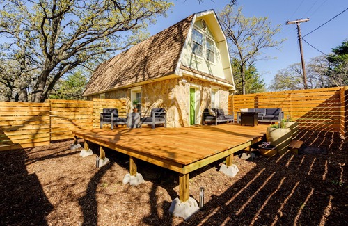Keller Cottage | The Hatchery House est. 1939