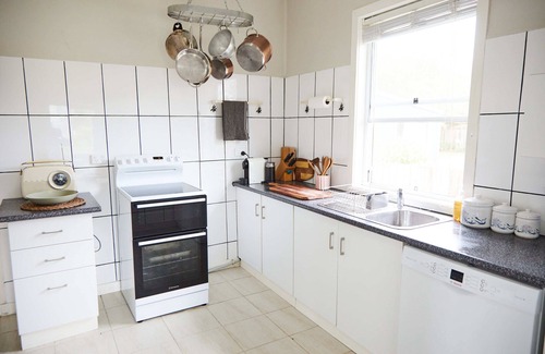 Culburra Beach House | The Haven Beach House Pet Friendly 3 min stroll to the beach