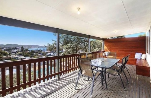 Terrigal House | The Haven Beach House 6 bedroom 4 bathroom home overlooking Terrigal beach
