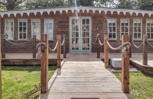 Mayfield House | The Haven Lodge