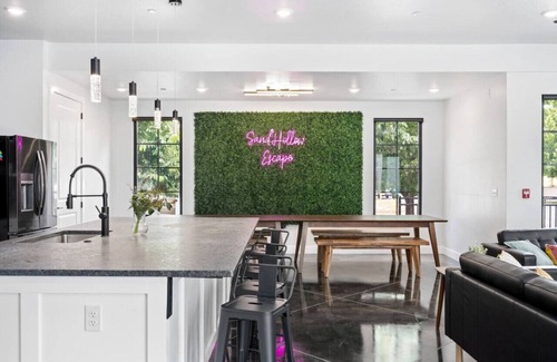 Hurricane House | The Haven -two kitchens, pool, large garage, minutes from the dunes.