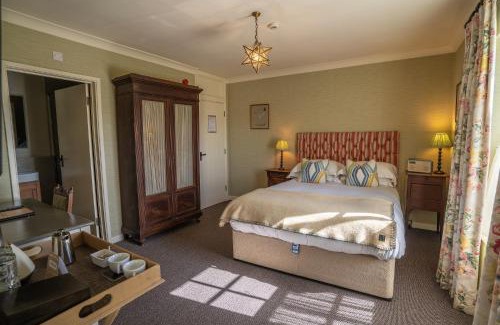 Amport Hotel | The Hawk Inn