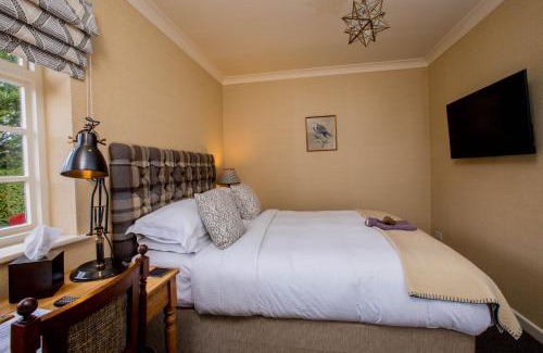 Amport Hotel | The Hawk Inn