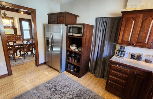 Minneapolis House | The Hawthorne: 4 bedroom Mission-Style Home, Minutes to Downtown