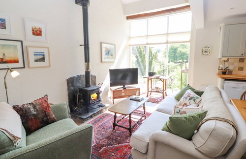 Kendal Cottage | THE HAY LOFT, character holiday cottage, with open fire in Kendal