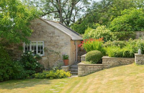 Wellow House | The Hayloft by Black Door Stays