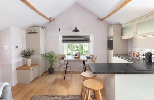 Wellow House | The Hayloft by Black Door Stays