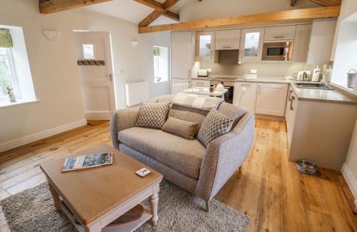 Hawes House | The Hayloft