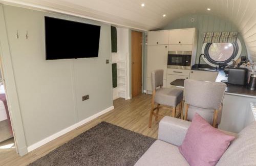 Cowbridge House | The Hazel Pod