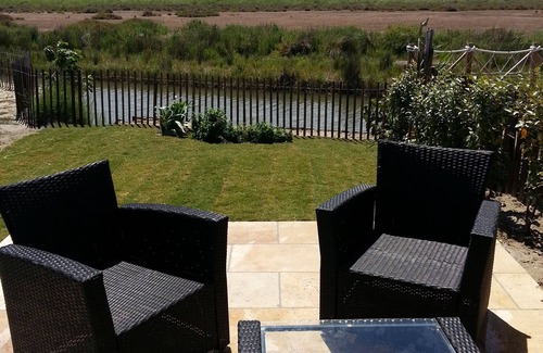 Saintes-Maries-de-la-Mer Apartment | the heart of the Nature Park of the Camargue, charming apartment with large garden