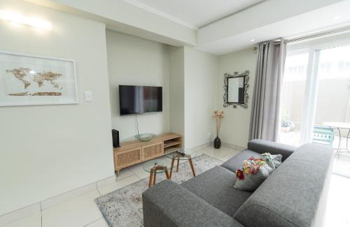 Port Elizabeth Central Apartment | The Healing Hideaway Near St Georges Hospital