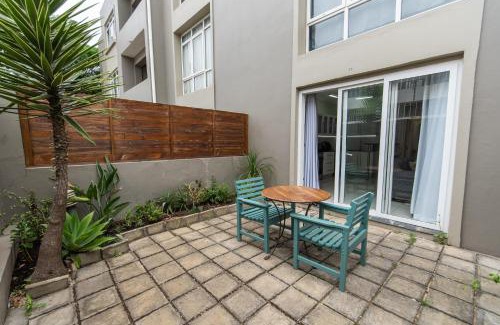 Port Elizabeth Central Apartment | The Healing Hideaway Near St Georges Hospital