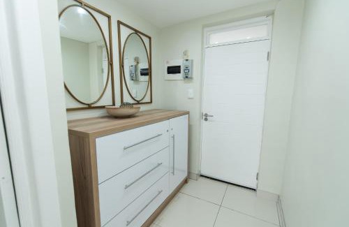 Port Elizabeth Central Apartment | The Healing Hideaway Near St Georges Hospital