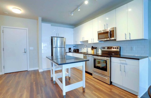 Jefferson Manor Apartment | The Heart of Alexandria Awaits